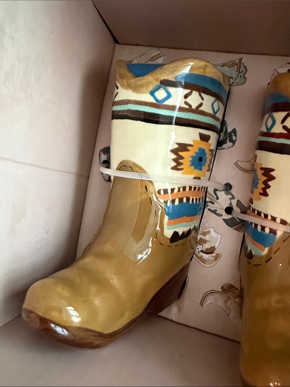 🐴 Blue Sky Clayworks Horse Boot Salt & Pepper Set • NIB - Picture 7 of 8